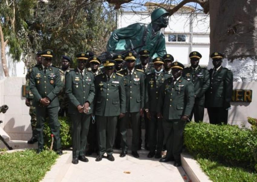 Le général de corps d'armée Cheikh wade, chef d'état-major général des Armées a visité ce matin l' état-major de l'Armée de Terre et la Marine nationale